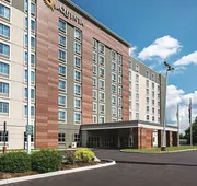 La Quinta Inn & Suites by Wyndham Cincinnati Sharonville hotel detail image 3
