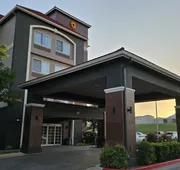 La Quinta Inn & Suites by Wyndham Lawton / Fort Sill hotel detail image 4