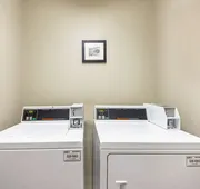 La Quinta Inn & Suites by Wyndham Harrisburg Airport Hershey hotel detail image 4