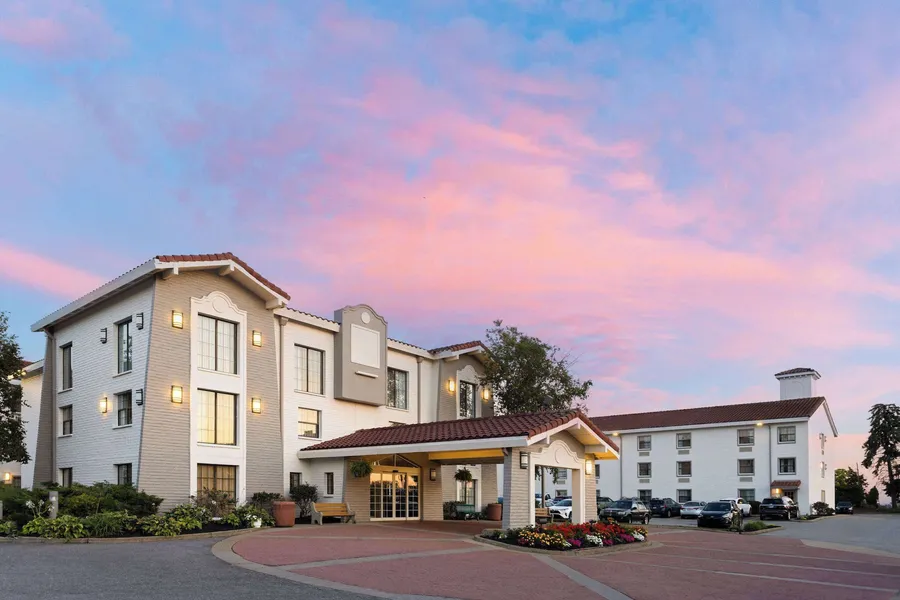 La Quinta Inn by Wyndham Pittsburgh Airport hotel detail image 2