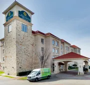 La Quinta Inn & Suites by Wyndham DFW Airport West - Euless hotel detail image 4