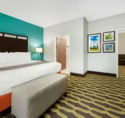 La Quinta Inn & Suites by Wyndham Houston Humble Atascocita hotel detail image 7