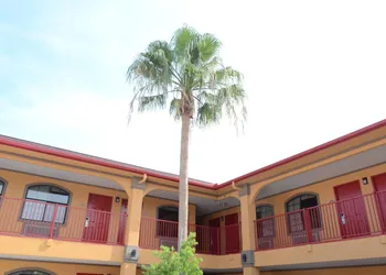 Regency Inn hotel thumbnail 4