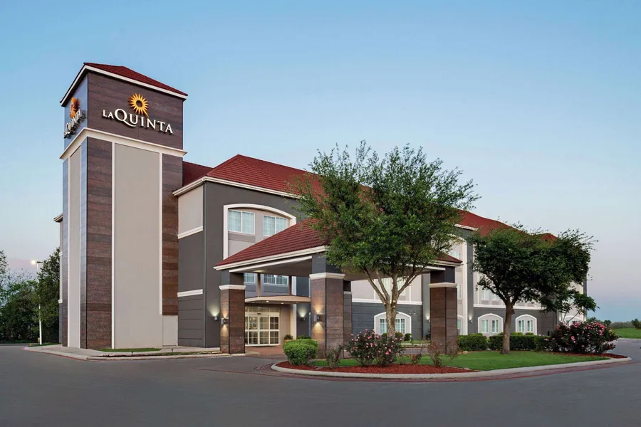 La Quinta Inn & Suites by Wyndham Stephenville hotel detail image 2