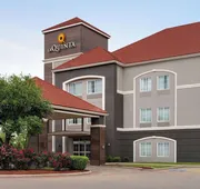 La Quinta Inn & Suites by Wyndham Stephenville hotel detail image 3