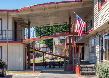 Riviera Inn Motel hotel thumbnail 2