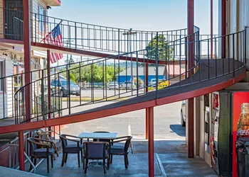 Riviera Inn Motel hotel thumbnail 3