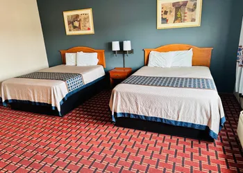 Regency Inn Hudson hotel thumbnail 3