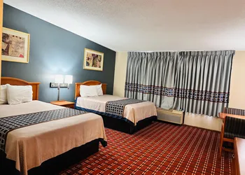 Regency Inn Hudson hotel thumbnail 4