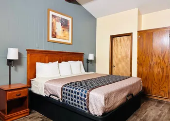 Regency Inn Hudson hotel thumbnail 6