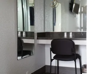 Comet Motel hotel thumbnail 7