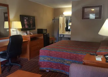 Scottish Inn Knoxville hotel thumbnail 2