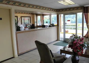 Scottish Inn Knoxville hotel thumbnail 7