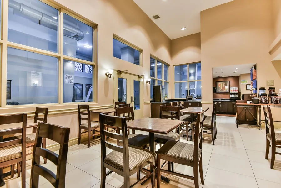 Comfort Inn & Suites Ambassador Bridge hotel detail image 6