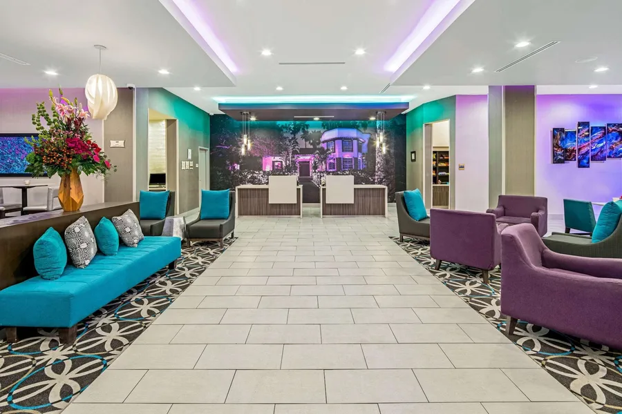La Quinta Inn & Suites by Wyndham McAllen La Plaza Mall hotel detail image 2