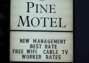 Pine Motel hotel thumbnail 6