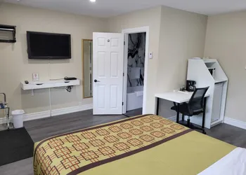 Pine Motel hotel thumbnail 8