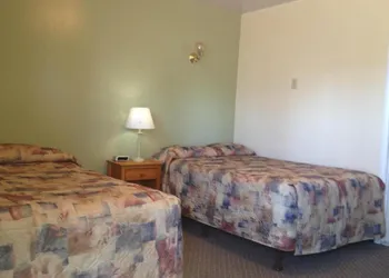 Redwood Motel hotel thumbnail 5