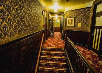 Alaskan Hotel and Bar hotel thumbnail 7