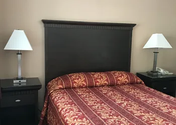 Town House Motel hotel thumbnail 3