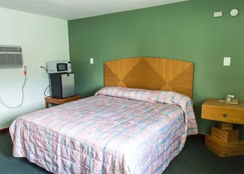 Bay Drive Motel hotel thumbnail 4