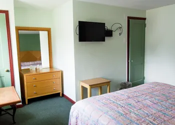Bay Drive Motel hotel thumbnail 6