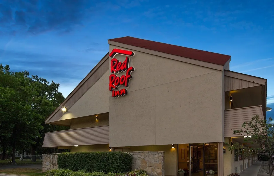 Red Roof Inn Detroit - Roseville/ St Clair Shores hotel detail image 2