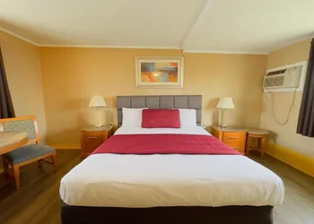 Skyline Inn hotel thumbnail 7