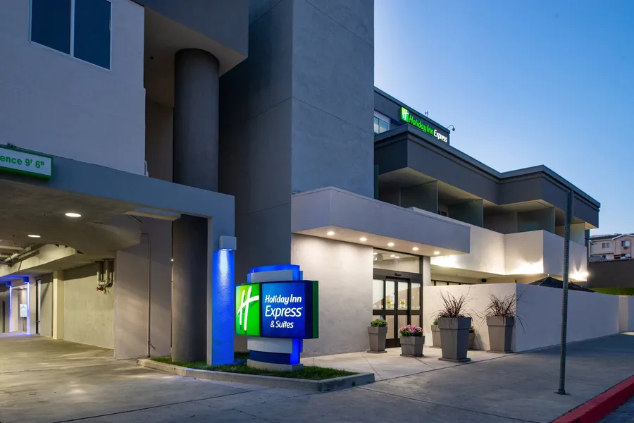 Holiday Inn Express & Suites Los Angeles Downtown West by IHG hotel detail image 2