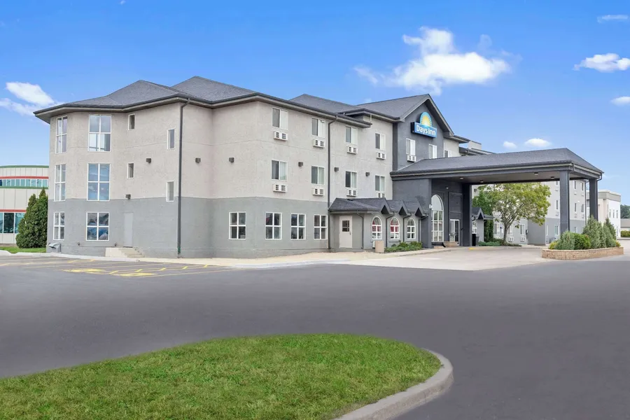 Days Inn by Wyndham Steinbach hotel detail image 2