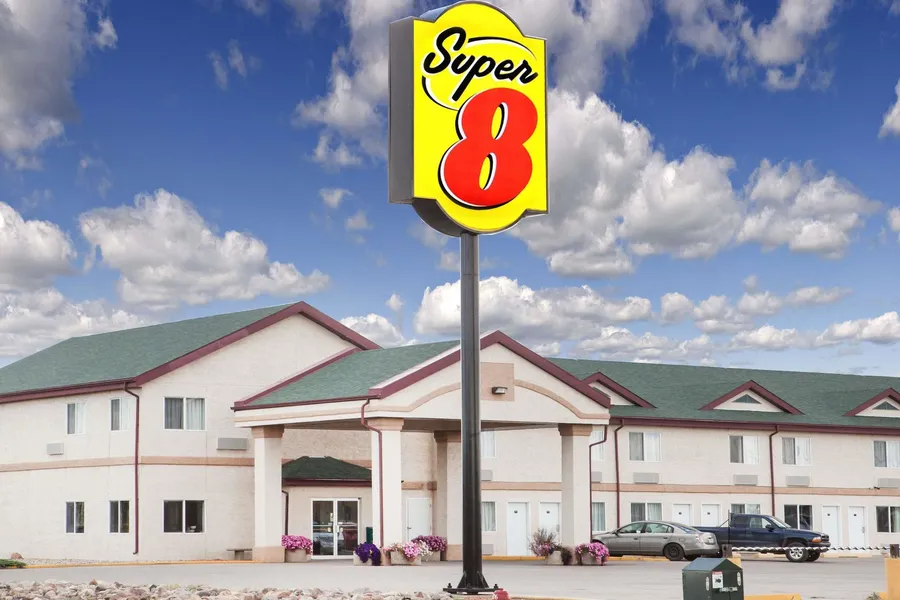 Super 8 by Wyndham Kindersley hotel detail image 6