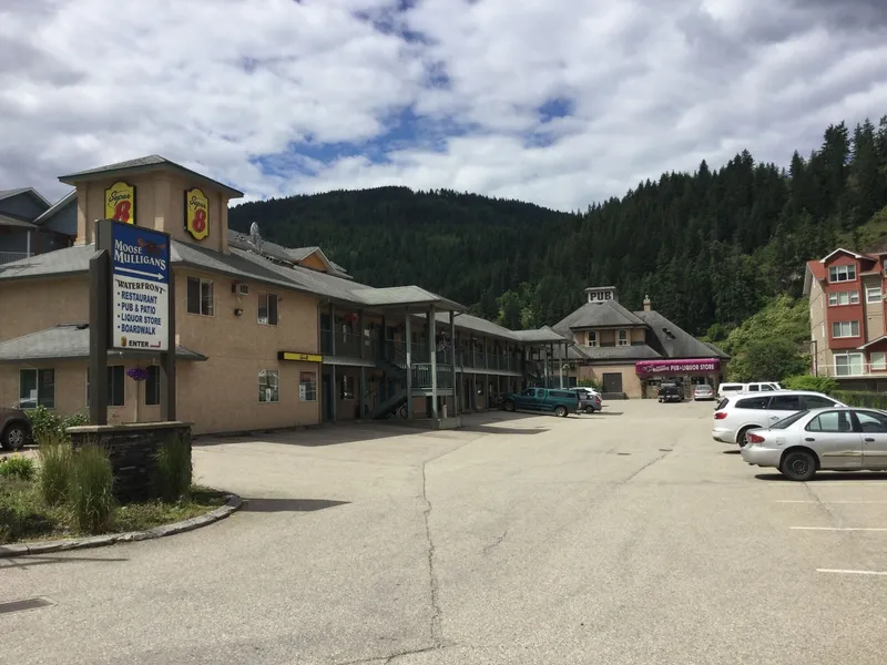 Super 8 by Wyndham Sicamous hotel detail image 2