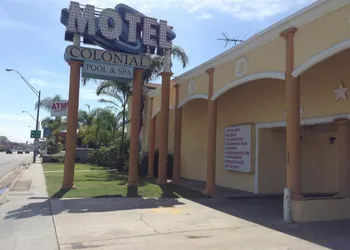 Colonial Pool & Spa Motel hotel thumbnail 3