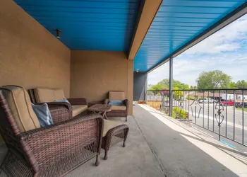 Blue Lakes Inn & Extended Stay hotel thumbnail 4