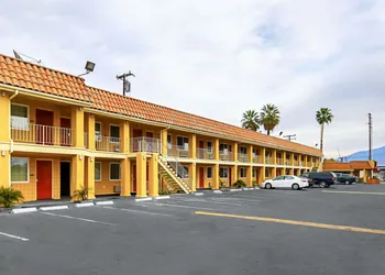 Econo Lodge San Bernardino I-215 hotel thumbnail 2