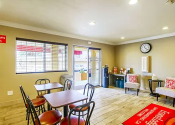 Econo Lodge San Bernardino I-215 hotel thumbnail 4