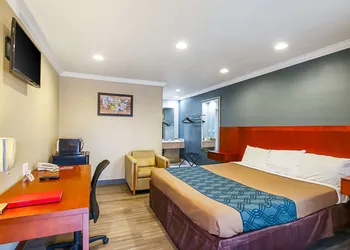 Econo Lodge San Bernardino I-215 hotel thumbnail 8