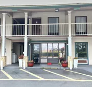 West Bank Inn hotel detail image 5