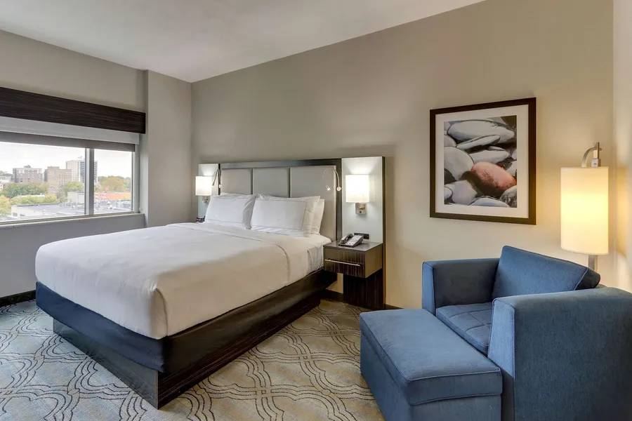 DoubleTree by Hilton St. Louis Forest Park hotel detail image 6