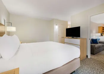 Sonesta ES Suites Charlotte Arrowood hotel thumbnail 6