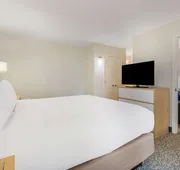 Sonesta ES Suites Charlotte Arrowood hotel detail image 5