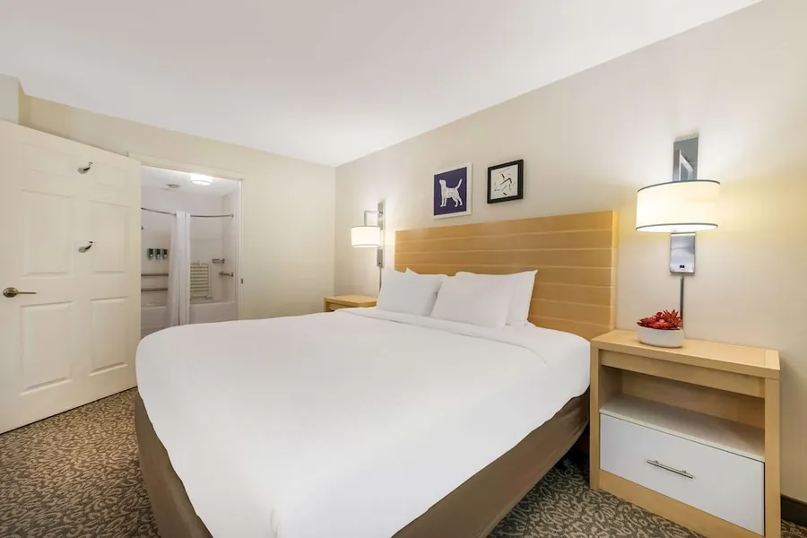 Sonesta ES Suites Charlotte Arrowood hotel detail image 6