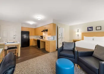 Sonesta ES Suites Charlotte Arrowood hotel thumbnail 8