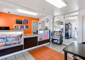 Motel 6-Fayetteville AR hotel thumbnail 2