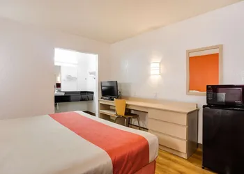 Motel 6-Fayetteville AR hotel thumbnail 5