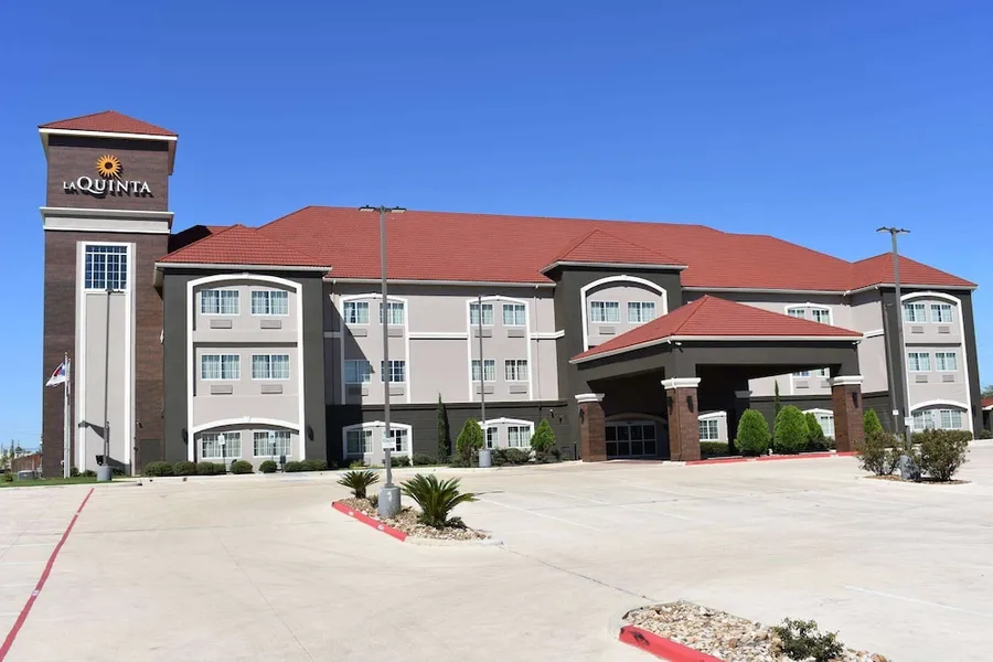 La Quinta Inn & Suites by Wyndham Kyle - Austin South hotel detail image 2