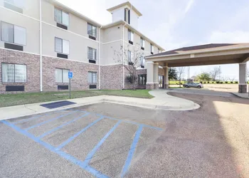 Ramada by Wyndham Jackson MS hotel thumbnail 2