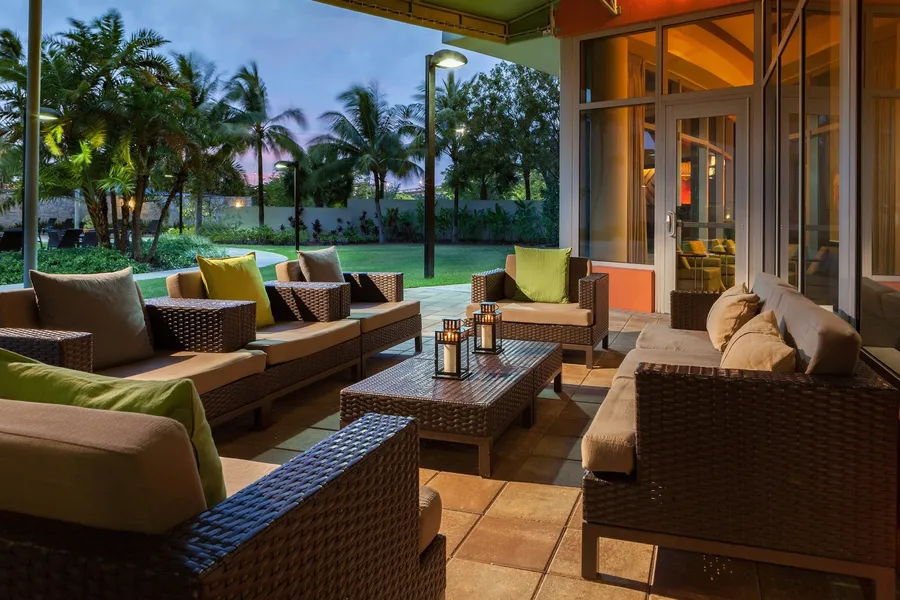 Courtyard by Marriott Miami Airport hotel detail image 2