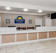 Days Inn & Suites by Wyndham Arlington Heights hotel detail image 4