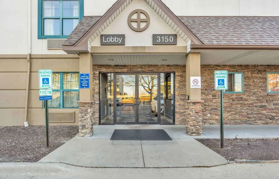 Extended Stay America Select Suites Chicago Downers Grove hotel detail image 2